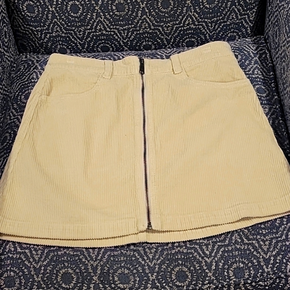 American Eagle corduroy-tan